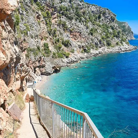 Nice In With Private Swimming Pool, Can Be Inside Or Outside Komaji