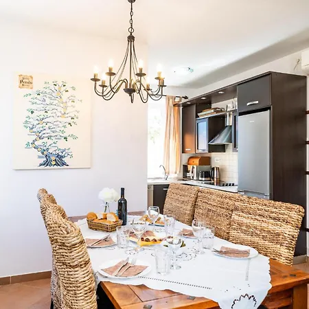 Vikendica Nice In With Private Swimming Pool, Can Be Inside Or Outside Komaji
