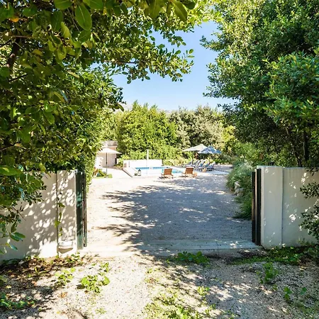Nice In With Private Swimming Pool, Can Be Inside Or Outside Vikendica Komaji