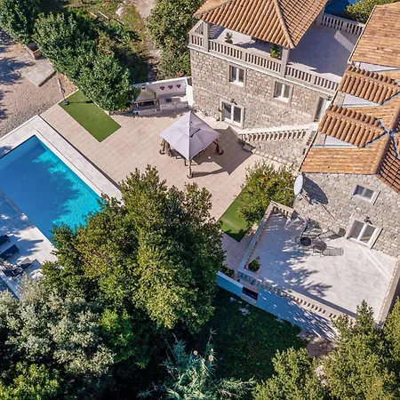 Vikendica Nice In With Private Swimming Pool, Can Be Inside Or Outside