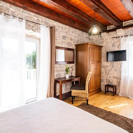 Vikendica Nice In With Private Swimming Pool, Can Be Inside Or Outside *