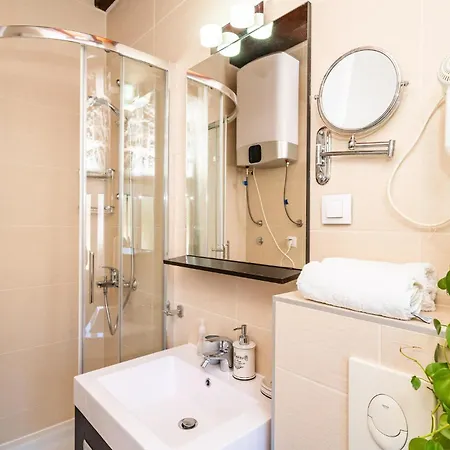 Nice In With Private Swimming Pool, Can Be Inside Or Outside